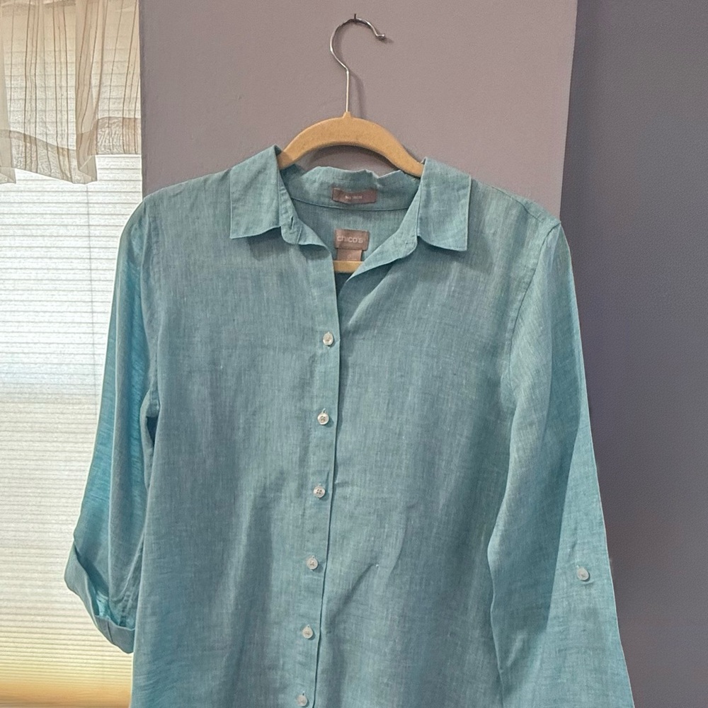 Chicos no Iron  button down woman’s blouse. Color Oceano 
Size 0  Like new